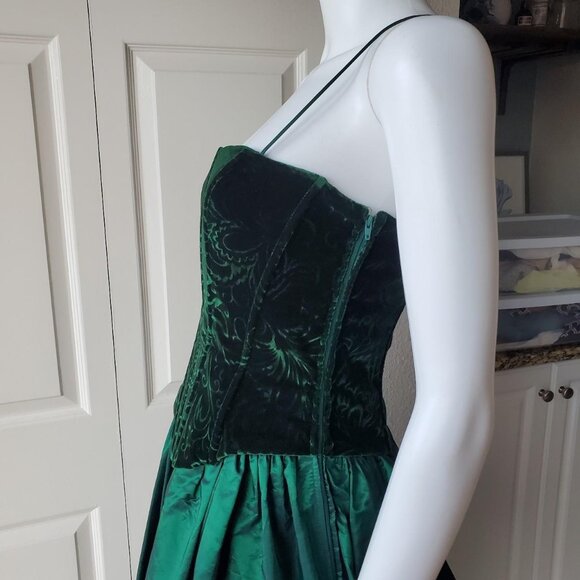 Jessica mcclintock size 8 green corset vintage maxi dress Jessica mcclintock size 8 green corset vintage maxi dress